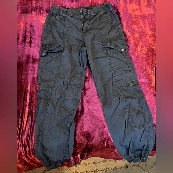 Black Cargo Joggers! Size medium | Stretchy material - Picture 2 of 3